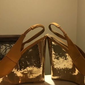 Nine West Nwabe dark yellow gold satin wedges